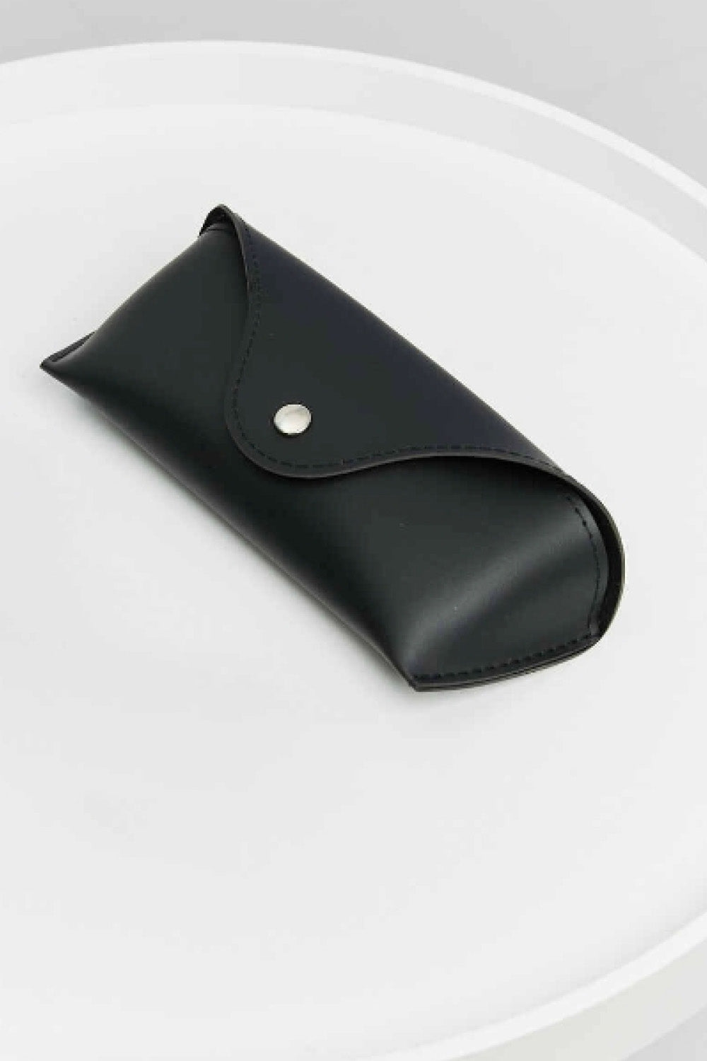 brown wayfarer sunglasses case included